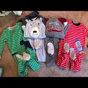 Carter’s Boys 5T onesie fleece pjs